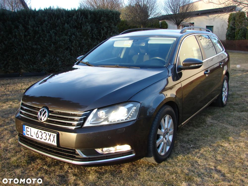 Volkswagen Passat - 1