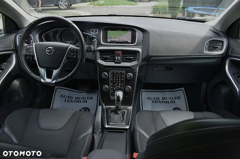 Volvo V40 T2 Geartronic Summum - 24