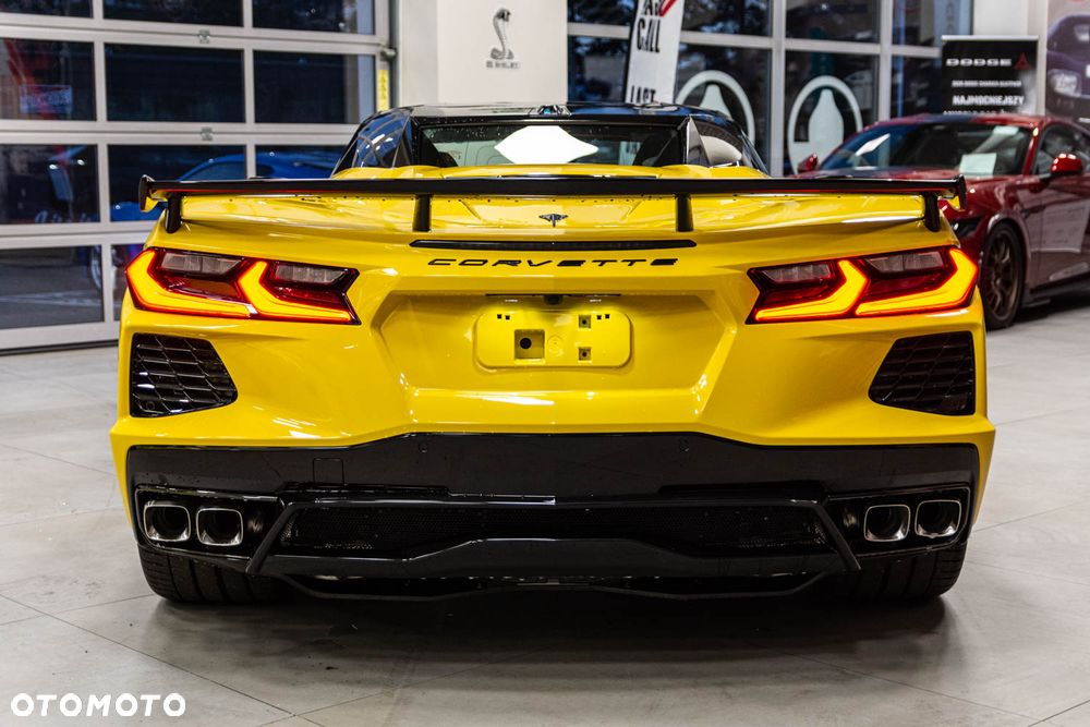 Chevrolet Corvette - 11