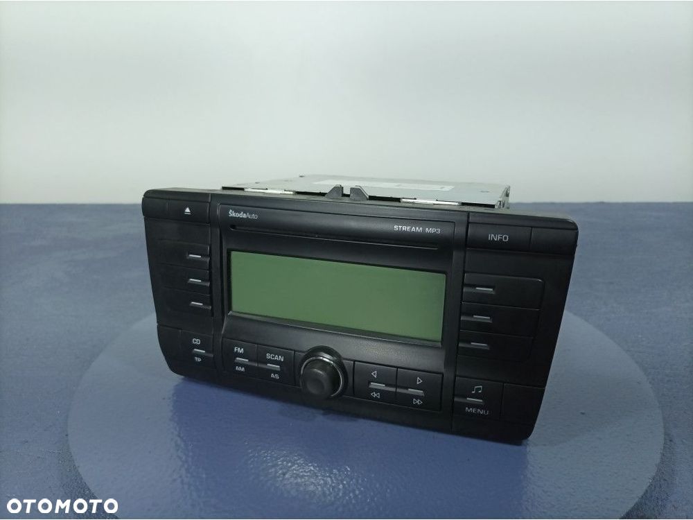 SKODA OCTAVIA II RADIO CD 1Z0035161C - 1