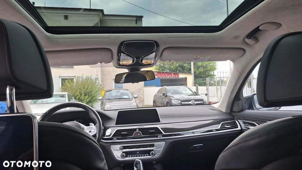 BMW Seria 7 750i xDrive - 7