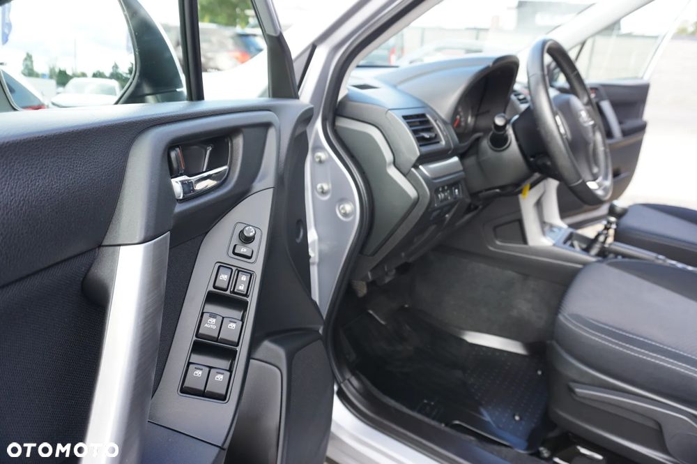 Subaru Forester 2.0X Exclusive - 19