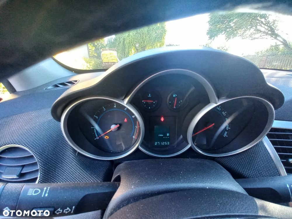 Chevrolet Cruze 1.8 LT - 9