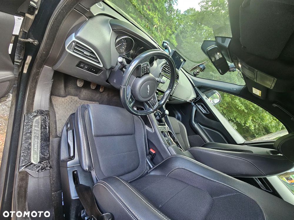 Jaguar F-Pace 2.0 i4D RWD R-Sport - 3