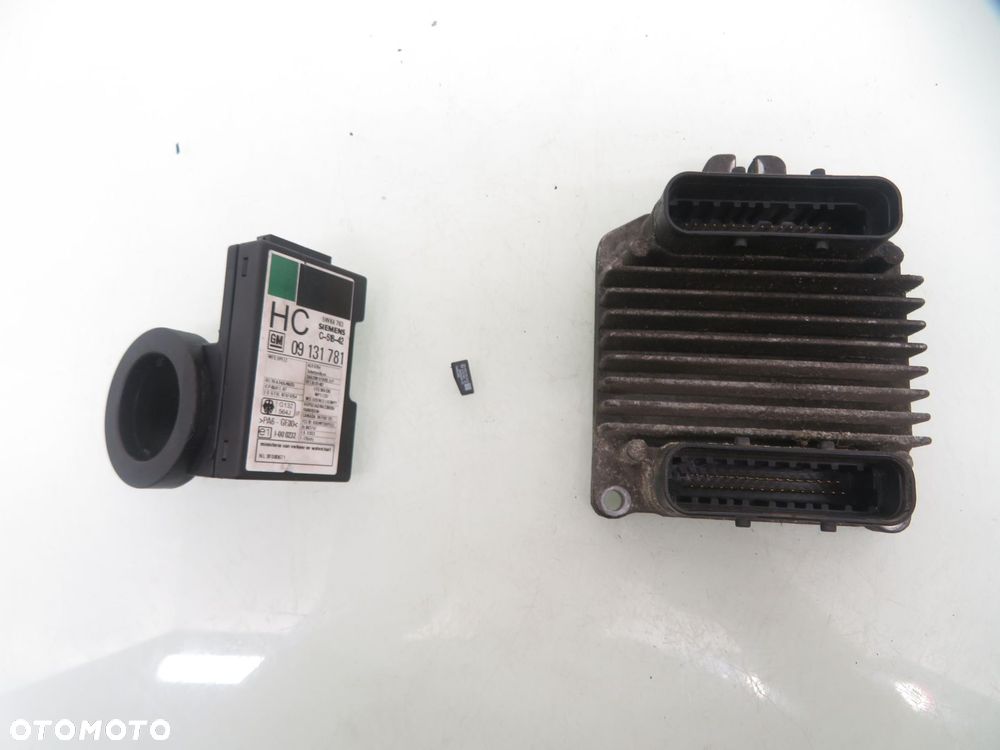 STACYJKA STEROWNIK OPEL ASTRA II G 1.6 09355929 09131781 PCF79735S - 1