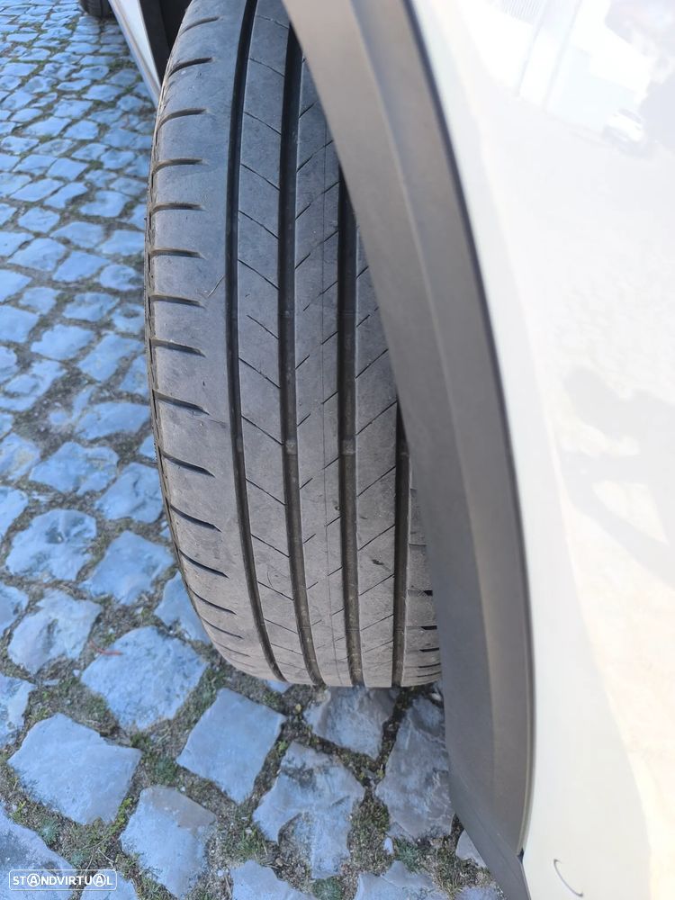 Mercedes-Benz EQB 250+ AMG Line - 22