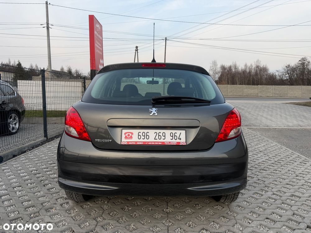 Peugeot 207 1.4 - 14
