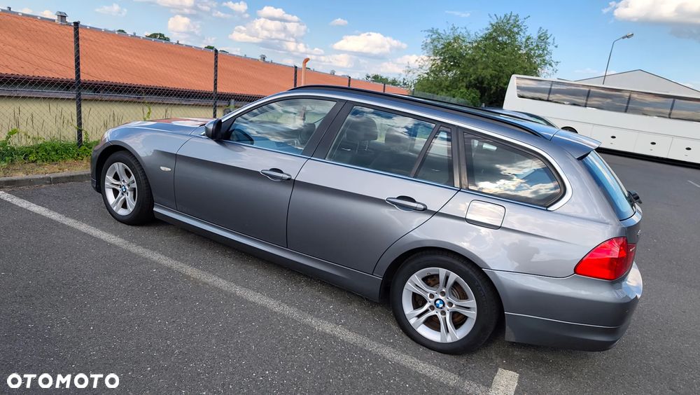 BMW Seria 3 318d DPF Edition Exclusive - 27
