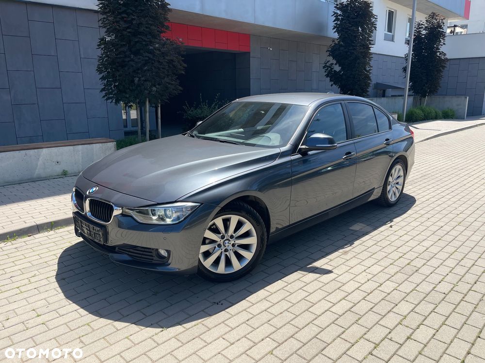BMW Seria 3 320i - 1