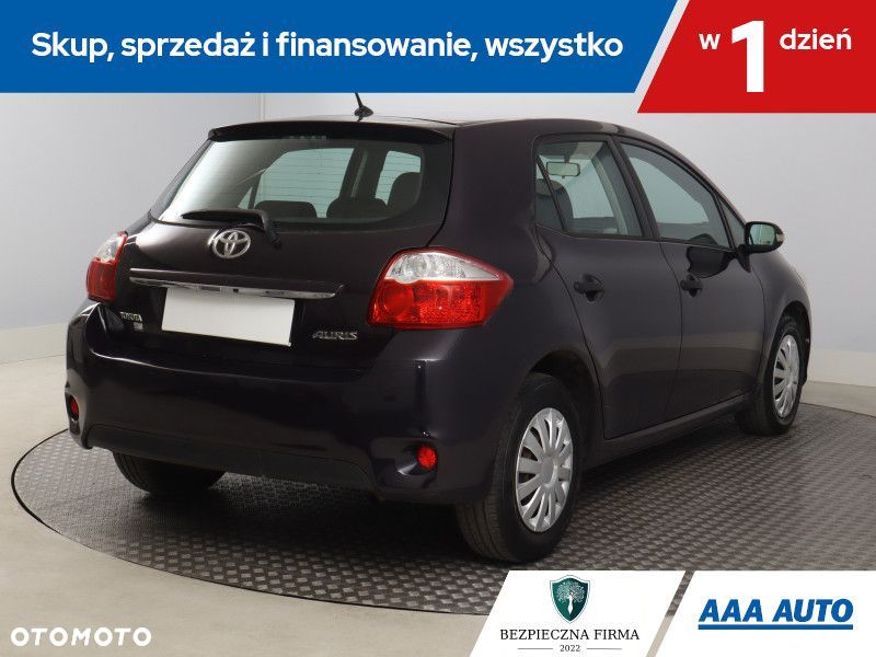 Toyota Auris - 7