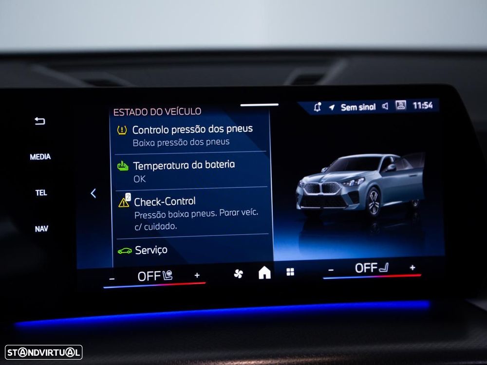 BMW iX2 eDrive20 Pack Desportivo M - 32