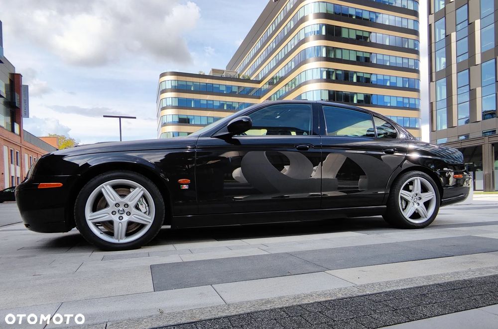 Jaguar S-Type R - 7