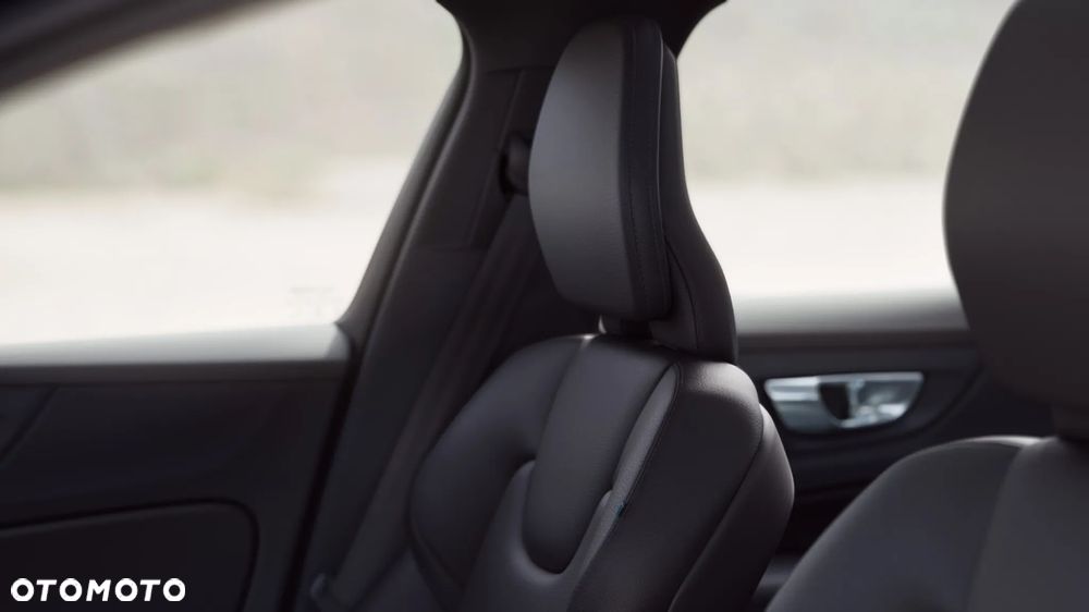 Volvo V60 B4 B Plus Dark - 28