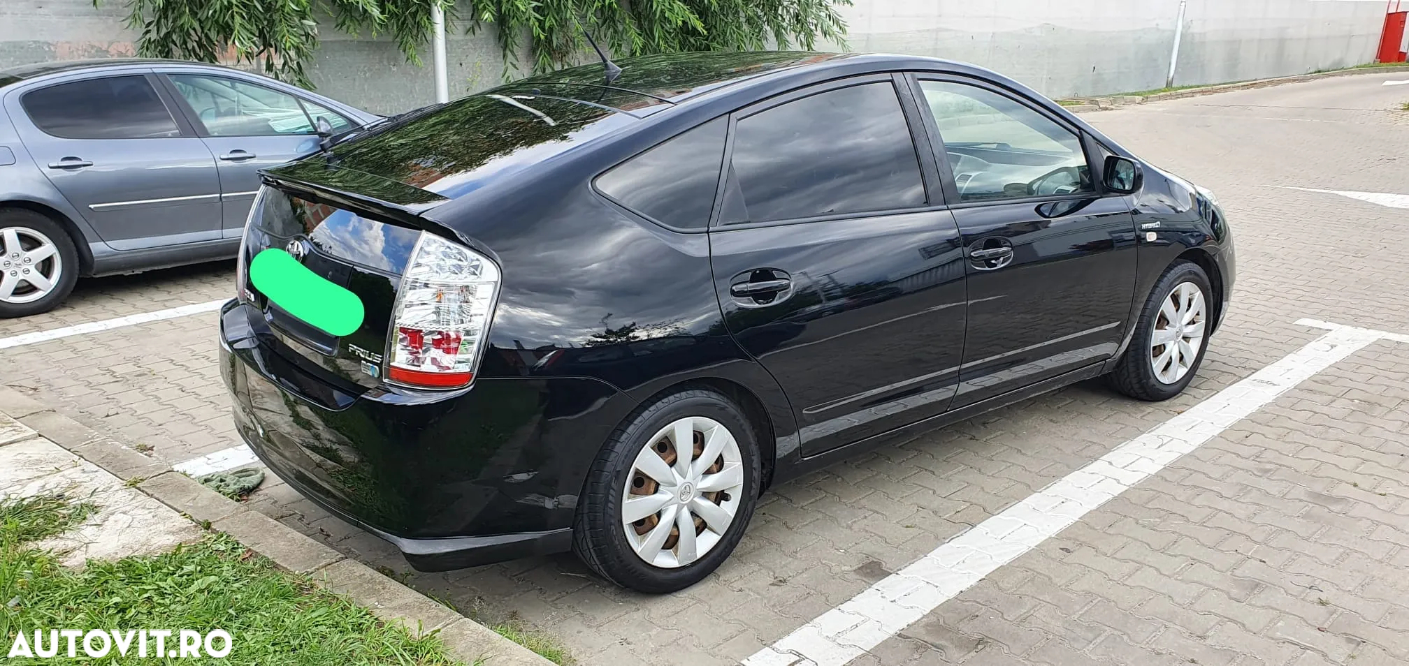 Toyota Prius (Hybrid) Sol - 4