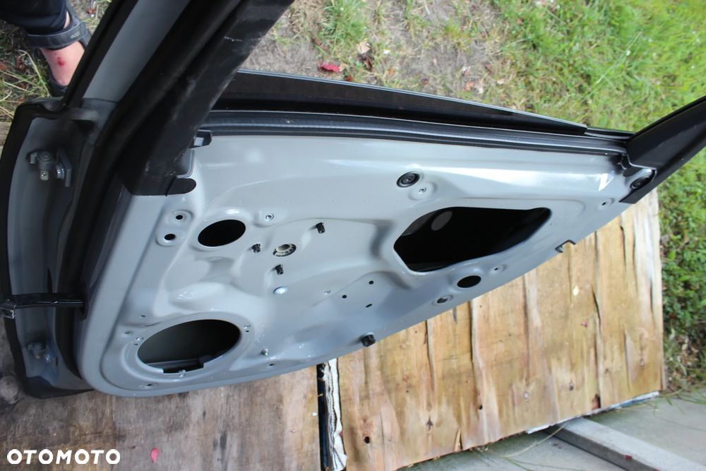 DRZWI TYLNE PRAWE AUDI A6 C7 AVANT LY7C 2017 - 14