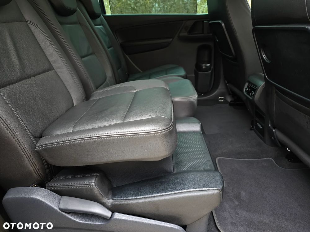 Volkswagen Sharan 2.0 TDI DSG Highline Black Style - 26