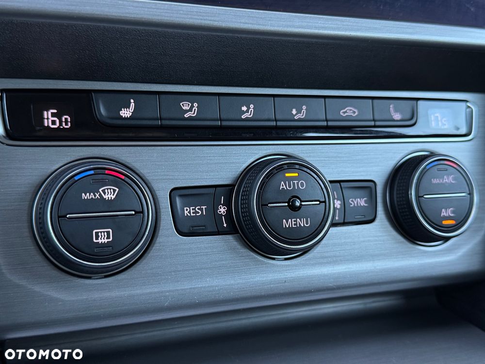 Volkswagen Passat - 28