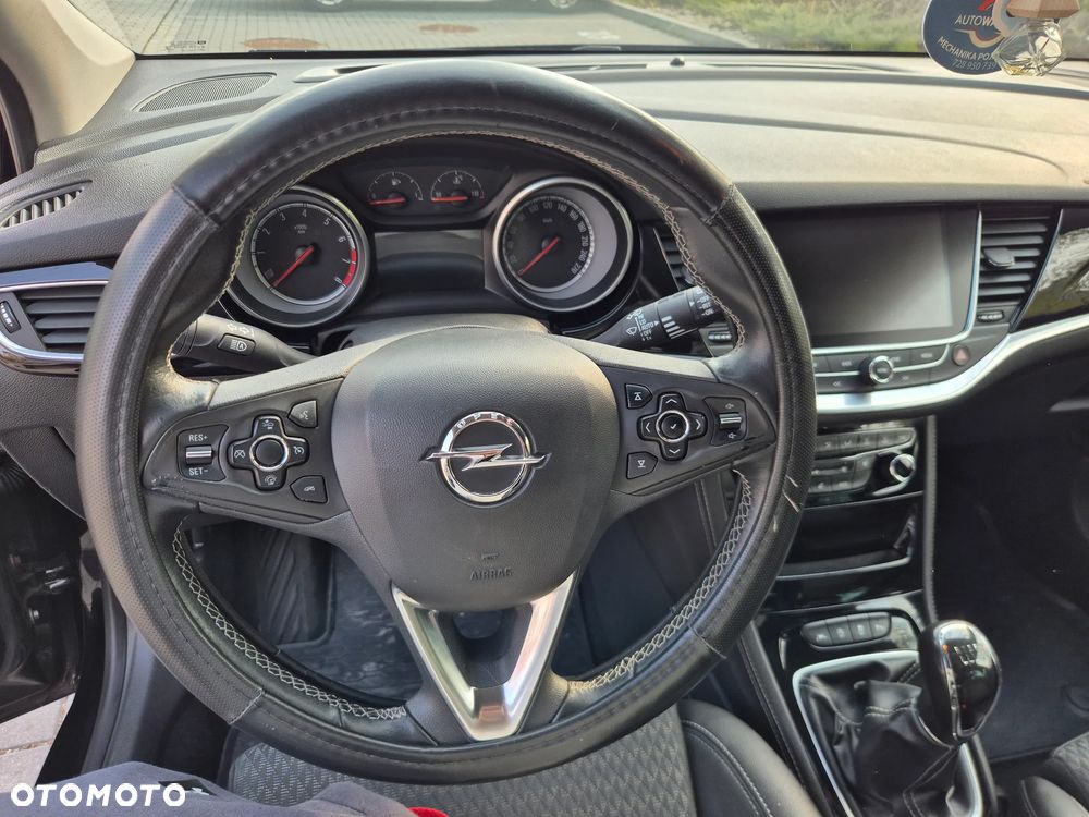 Opel Astra 1.4 Turbo Innovation - 23