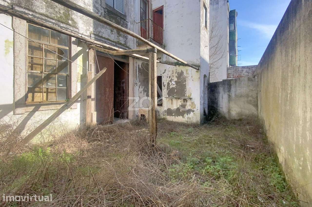 Moradia T5 | Reabilitação e Ampliação | Zona ARU | FIGUEIRA DA FOZ - Grande imagem: 3/28