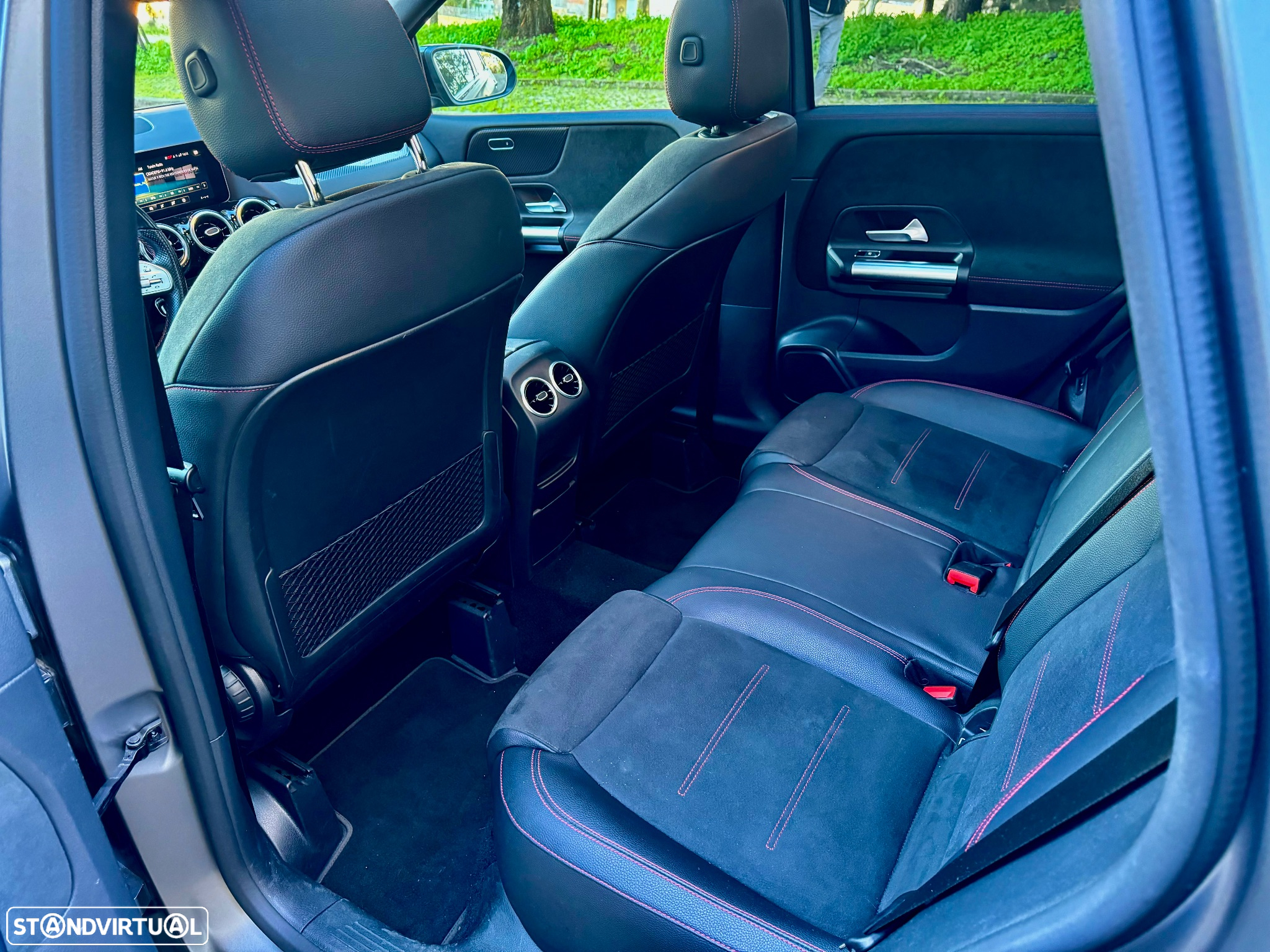 Mercedes-Benz B 180 d 7G-DCT AMG Line - 25