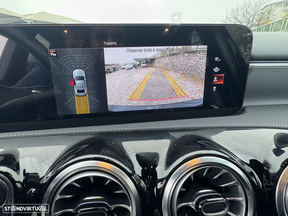 Mercedes-Benz A 250 Limousine e AMG Line - 15