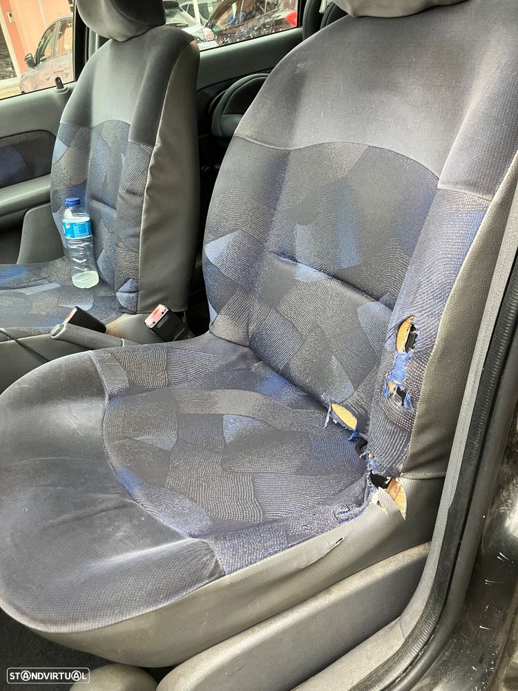 Renault Clio 1.2 RN - 11