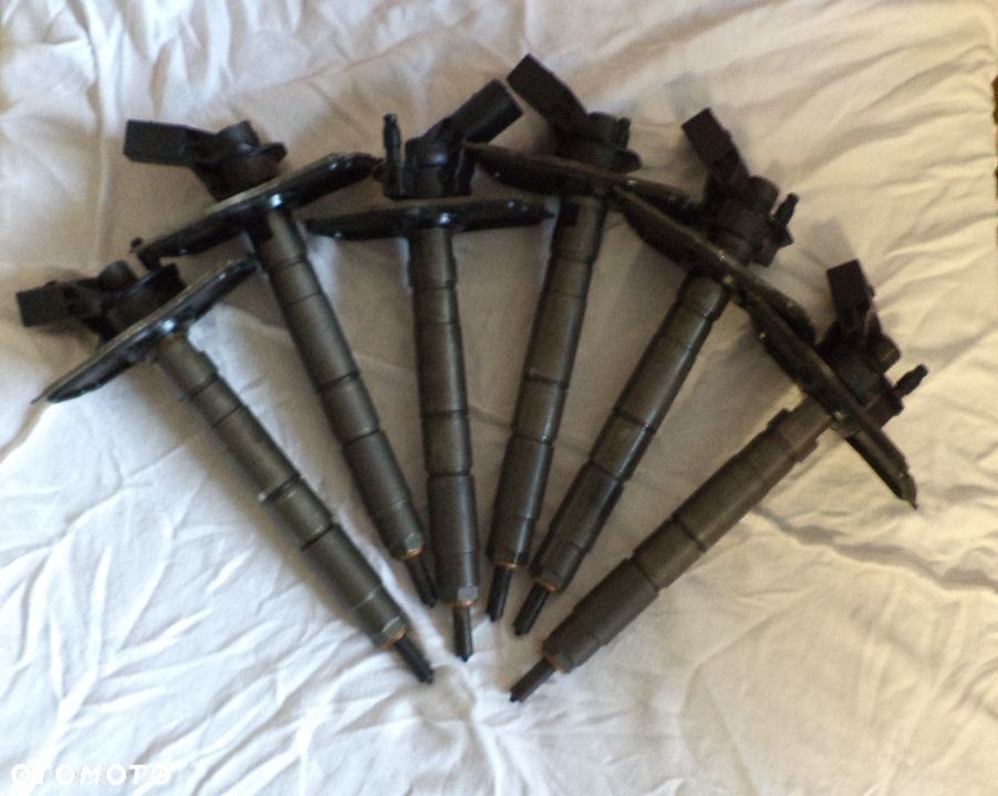 Wtrysk wtryskiwacz Audi Vw 2.7 TDI 059130277AJ - 1