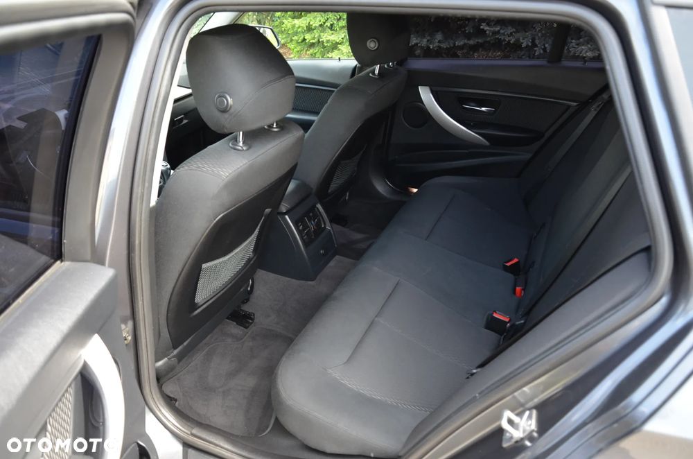 BMW Seria 3 318d Blue Performance Sport Line - 15