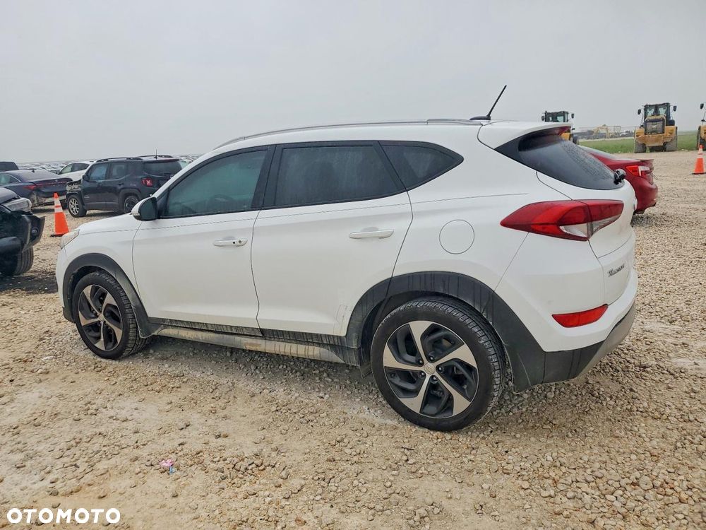 Hyundai Tucson - 2