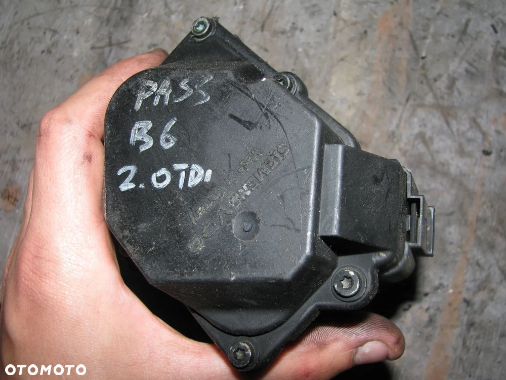 VOLKSWAGEN PASSAT B6 2,0TDI PRZEPUSTNICA POWIETRZA 5 pin 03G128063A - 3