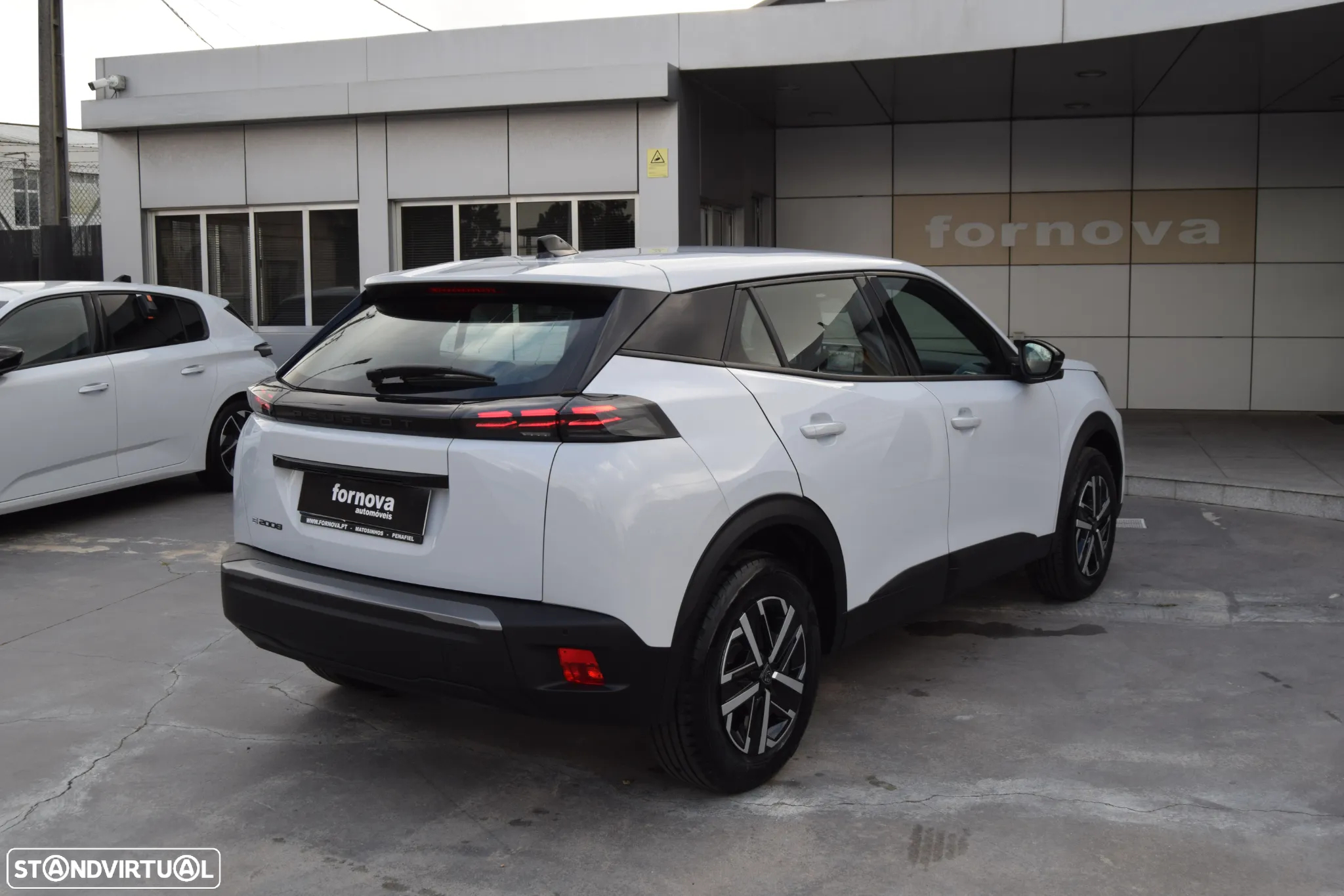 Peugeot e-2008 54 kWh Active - 4