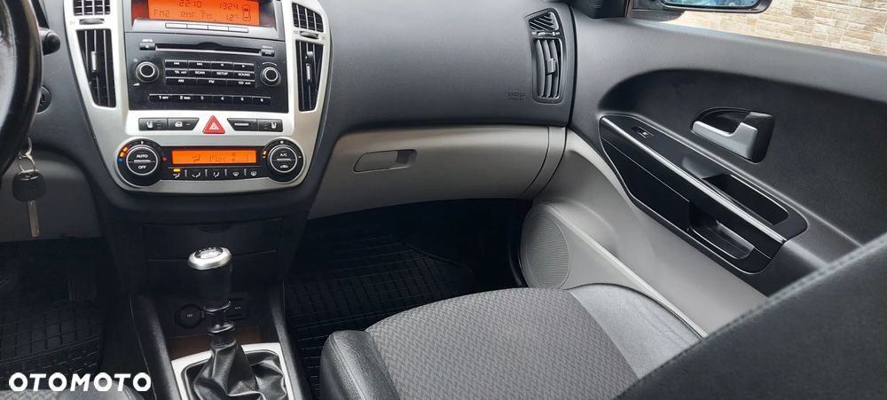 Kia Ceed - 34