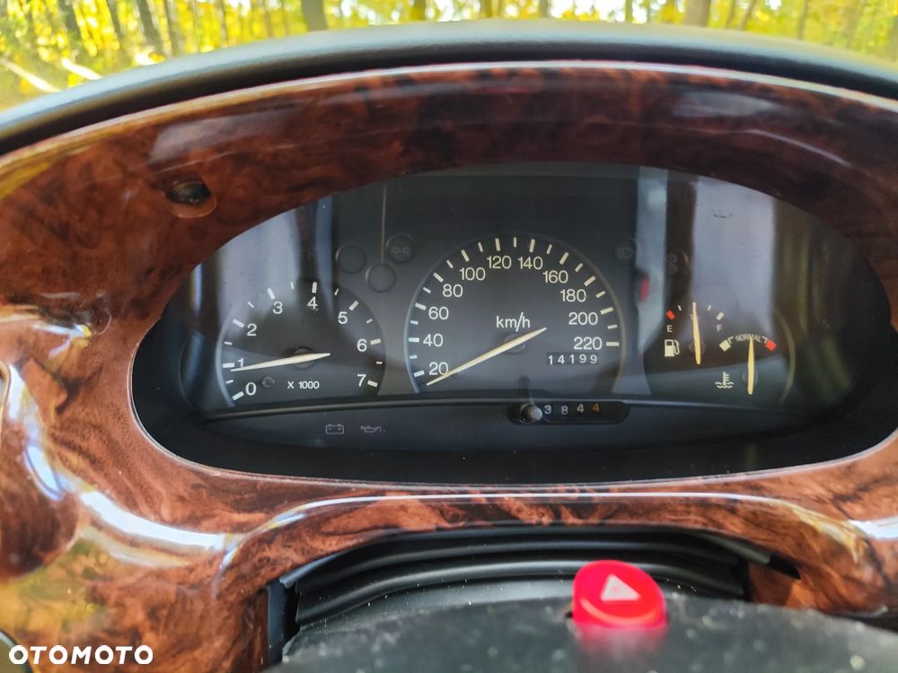 Ford Escort 1.6 Ghia - 10