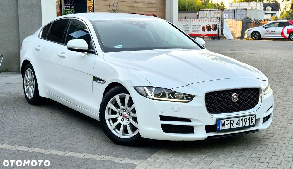 Jaguar XE 2.0 D R-Sport - 24