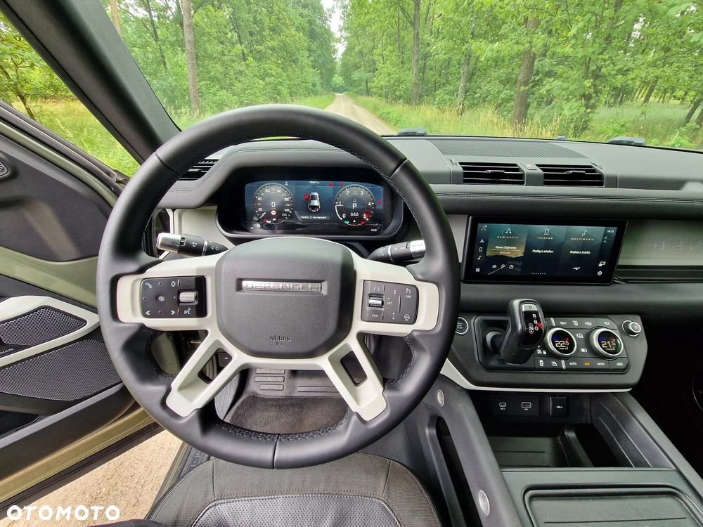 Land Rover Defender 2.0 D240 S - 12