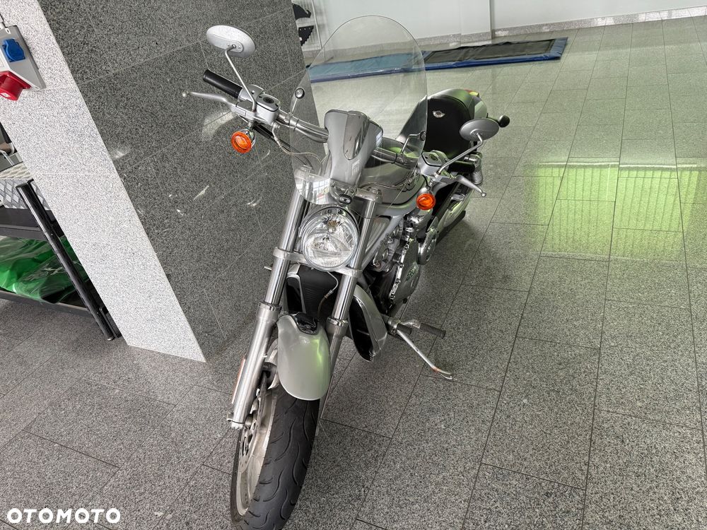 Harley-Davidson V-Rod Street Rod - 2