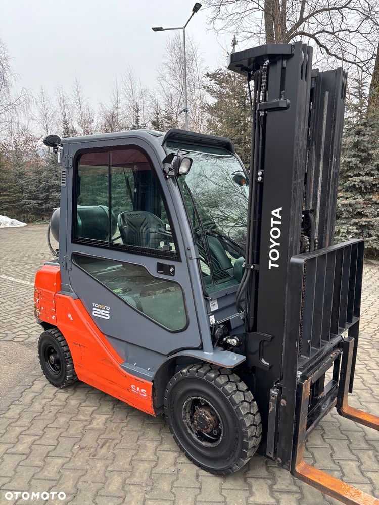 Toyota 8FGF25 GWARANCJA LPG BENZYNA triplex ORGINALNY KLIMA KABINA 49750 NETTO - 4