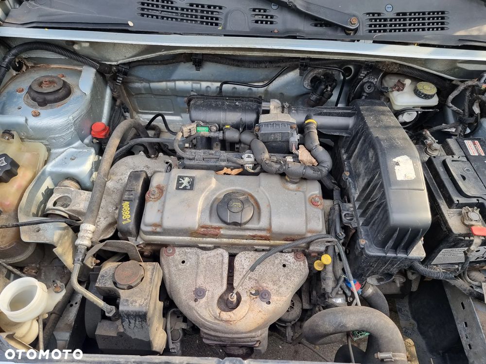 Citroën Berlingo II 1.4i First - 23