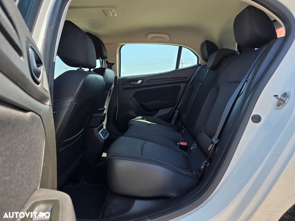 Renault Megane BLUE dCi 115 BUSINESS EDITION - 12