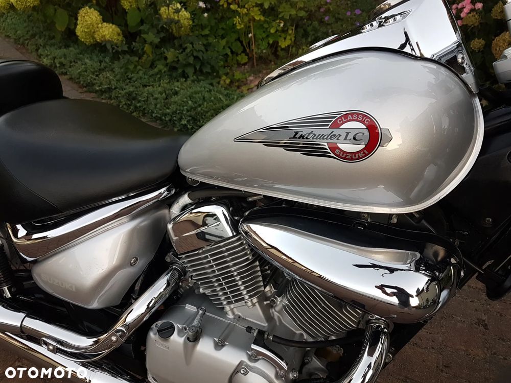Suzuki Intruder - 12