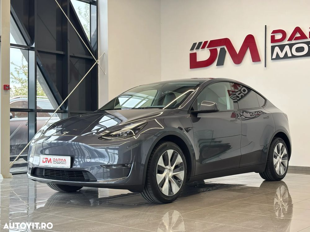 Tesla Model Y - 4