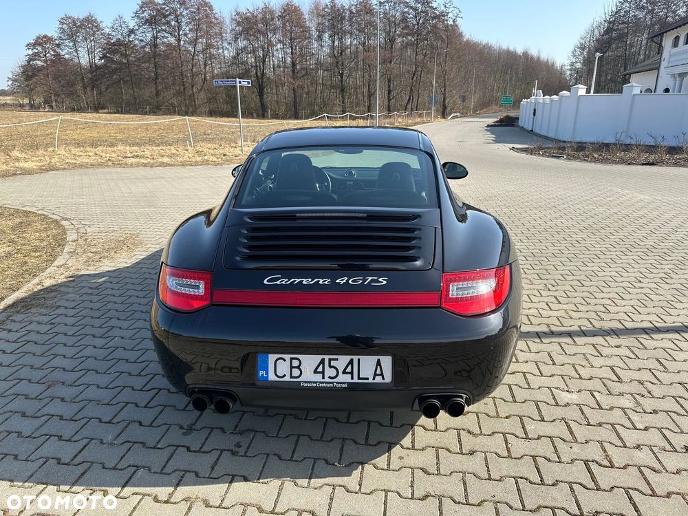 Porsche 911 Carrera 4 GTS PDK - 15