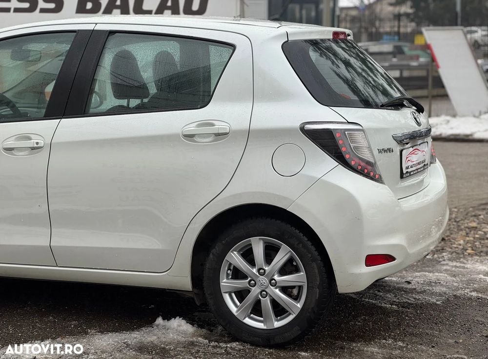 Toyota Yaris 1.5 VVT-i Lounge - 25