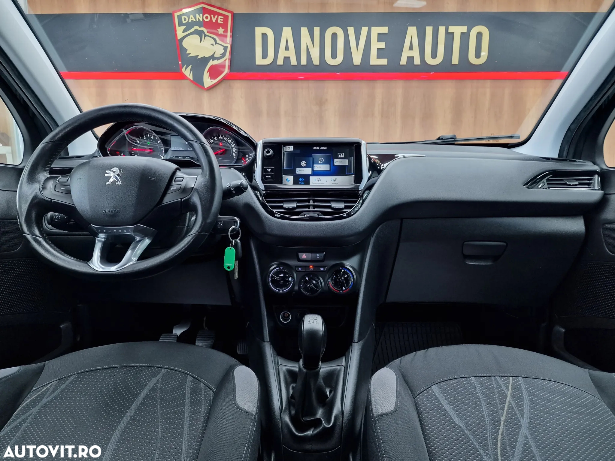 Peugeot 208 1.2 L PureTech Active - 17