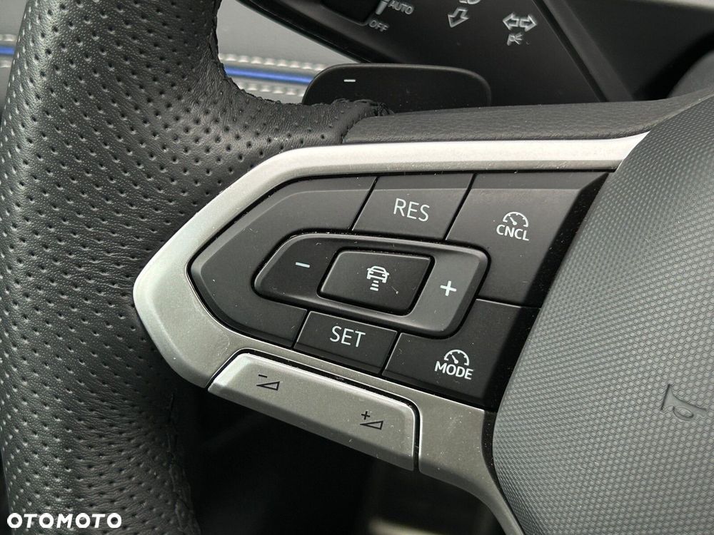 Volkswagen Tiguan - 22