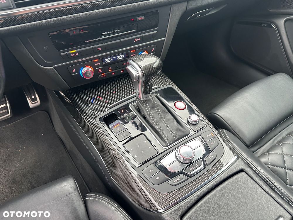 Audi S6 Avant - 23