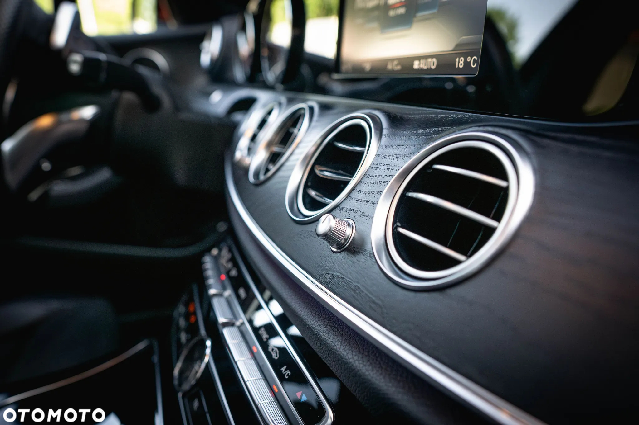 Mercedes-Benz Klasa E 220 d 9G-TRONIC - 14