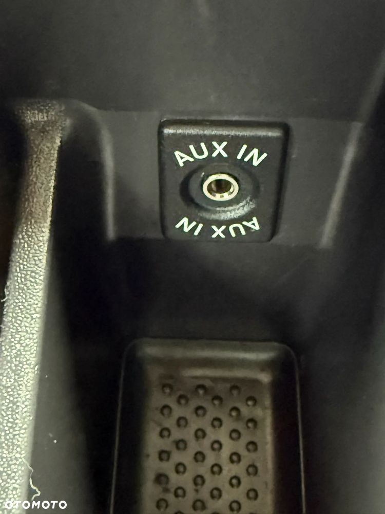 Volkswagen Golf 1.6 TDI DPF BlueMotion - 9