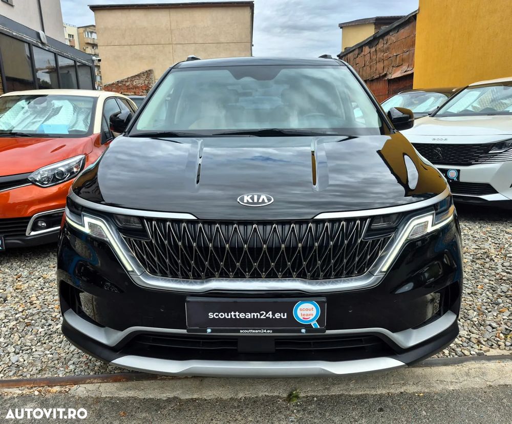 Kia Carnival - 11