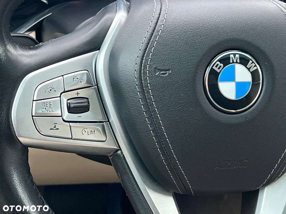 BMW Seria 7 750i xDrive - 21